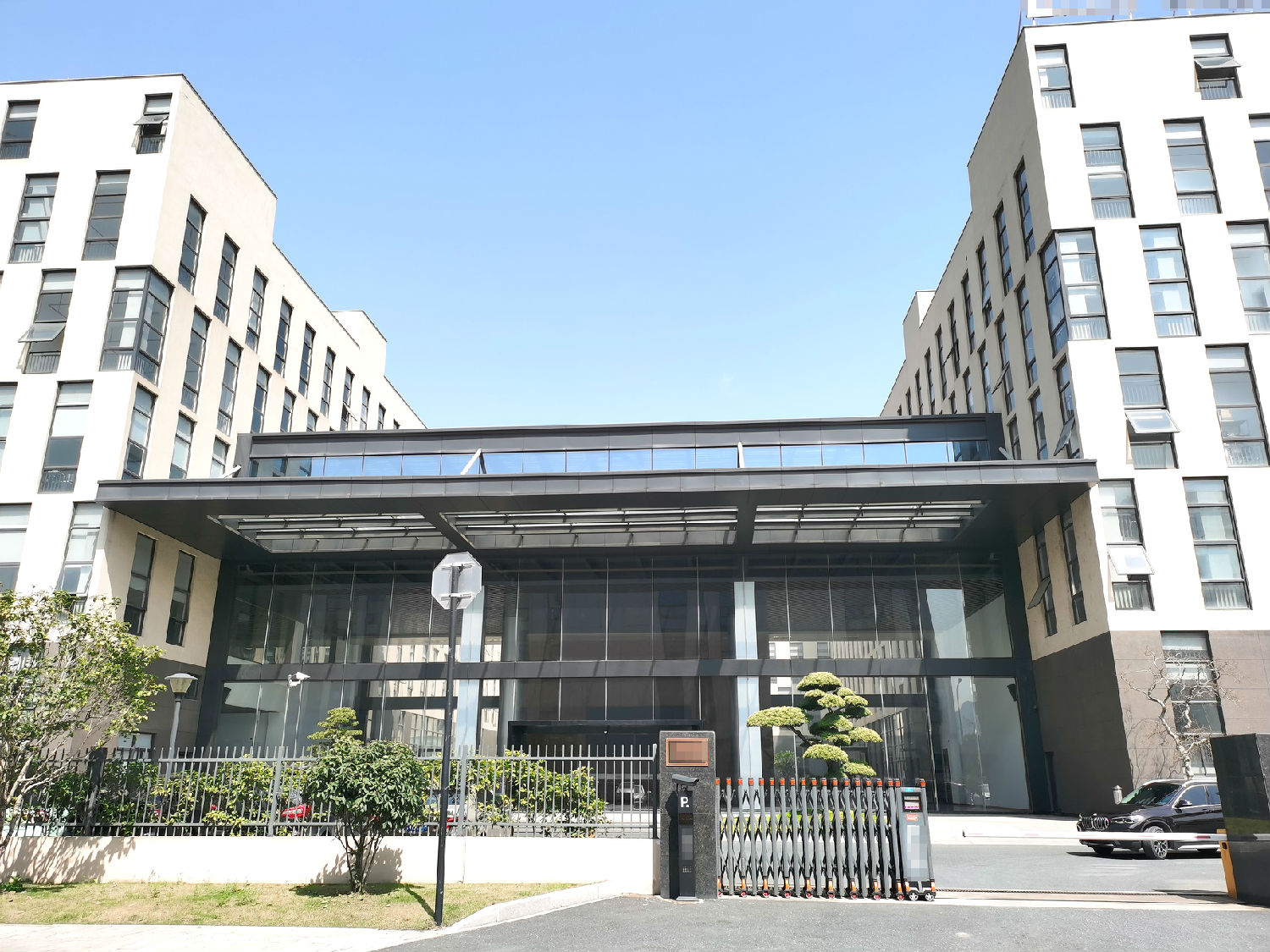 临安工厂风冷热泵项目案例【日新环境】